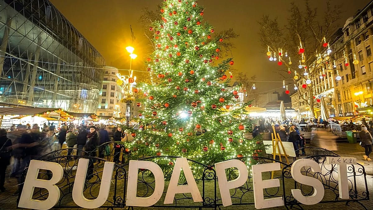 În perioada sărbătorilor de Crăciun, turiștii aleg Budapesta pentru siguranță.