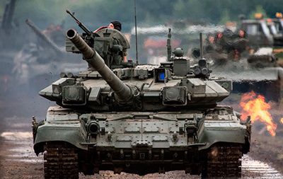 Поломка случилась из-за отказа систем трансмиссии или по вине солдат-срочников, уверяет производитель танка.