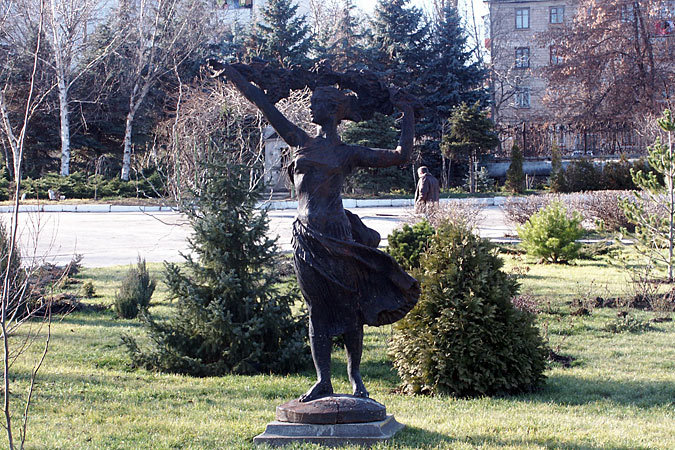 Растения замерзают из-за поломки котла.