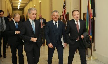 La cine se referă Voronin: Ajută Casa Albă să scape de șoareci