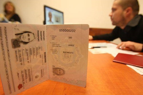 В Молдове только тот кто не хотел, не получил еще румынское гражданство.