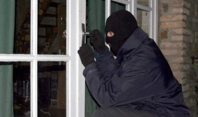 Nu fiţi indiferenţi la ce se întâmplă în jurul dumneavoastră, alăturaţi-vă poliţiei în lupta împotriva infractorilor!