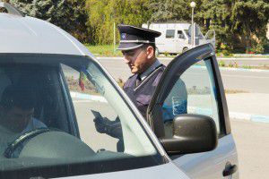 Moldovenii riscă să nu mai poată călători cu mașina în UE. Foto: infomoldova.net