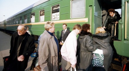 Totodată, cifre neoficiale arată că numărul celor care îşi cîştigă existenţa în Rusia depăşeşte jumătate de milion.