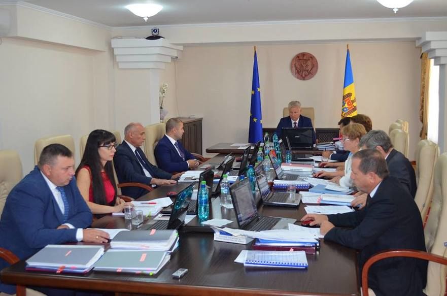 Membrii CSM și președinții de instanțe, acces la secretul de stat
