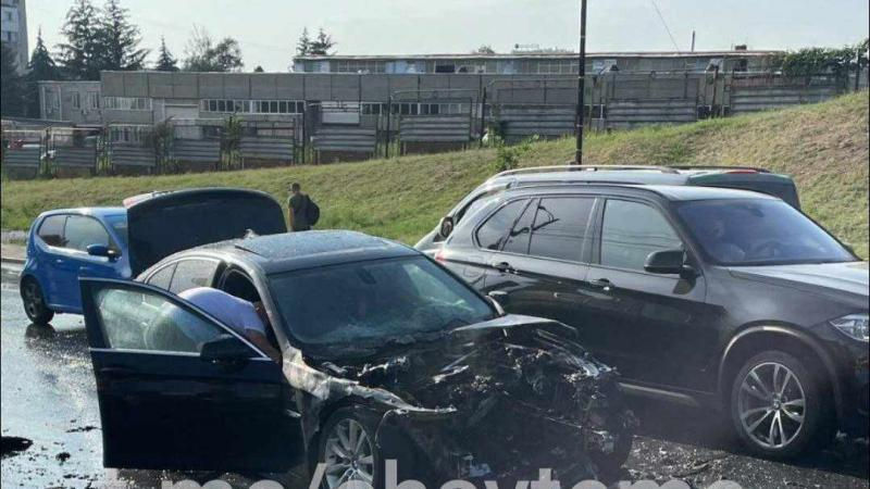 В столице загорелся автомобиль BMW.