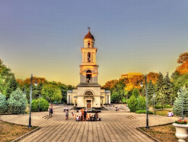 Издание продаётся в таких местах, как офисы крупных компаний, аэропорты, гостиницы. 