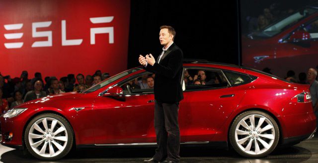 Tesla всего за три дня получила 276 тыс. предзаказов на электрокар Model 3.