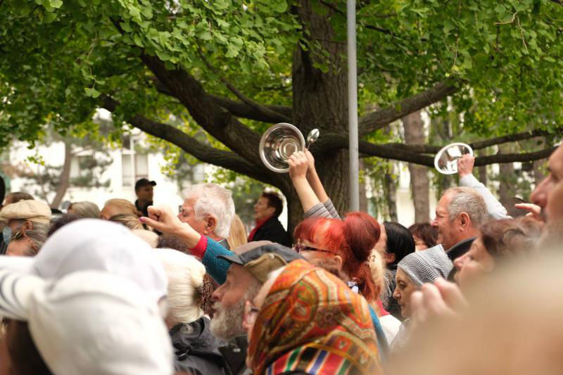Сторонники "Шор" организовали новую акцию протеста: Мы тоже хотим пиццу.