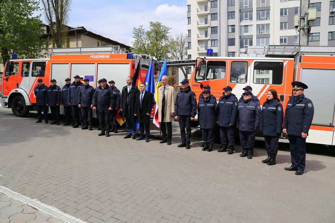 МВД Молдовы получило от ФРГ 3 спецмашины и помощь на 570 тыс. евро для беженцев.