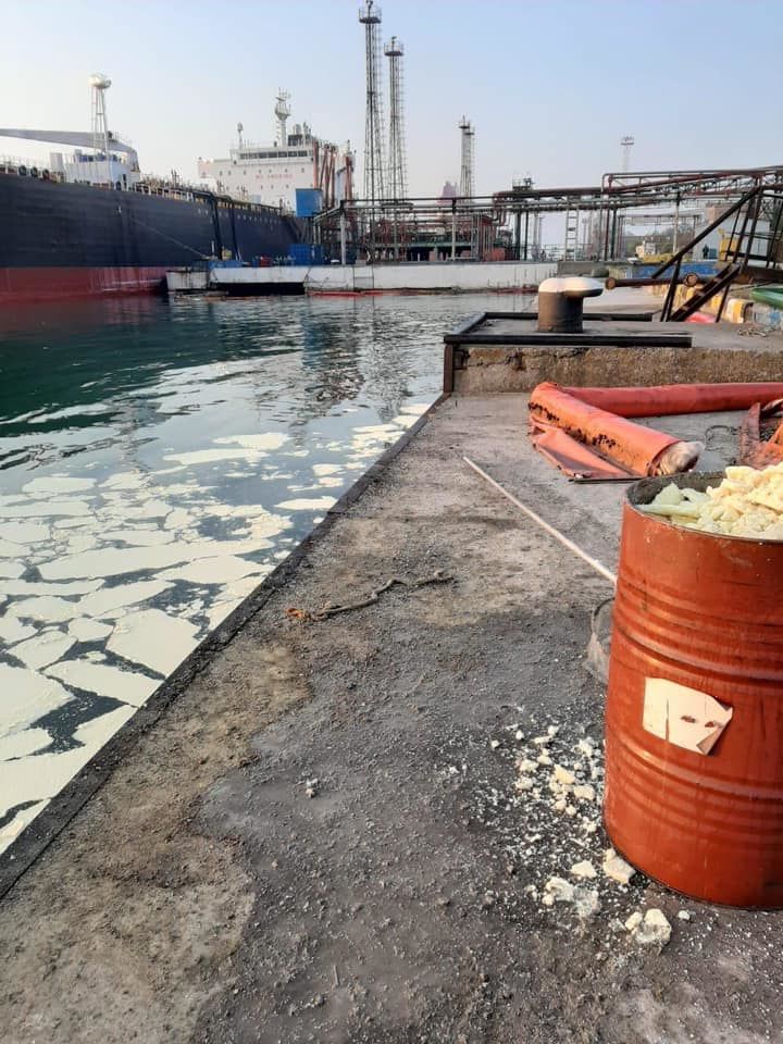 Вблизи Одессы в море сбросили пальмовое масло, ущерб от загрязнения составил 2,4 млн долларов.