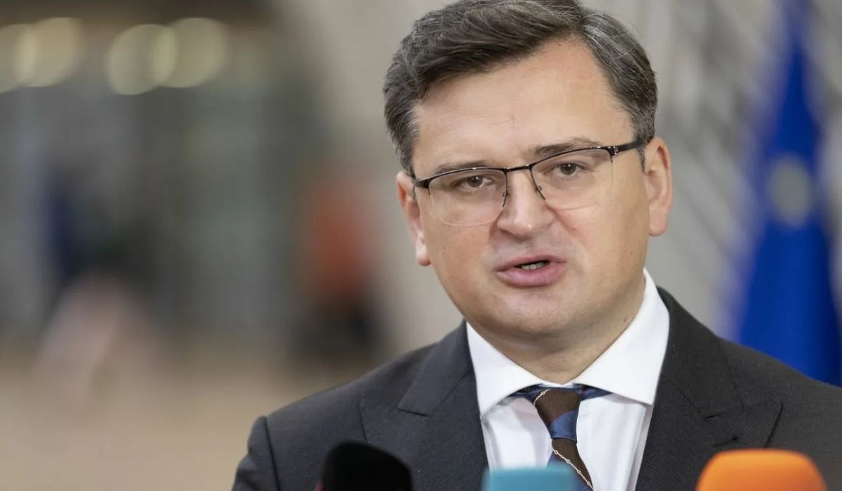 Кулеба: Украина никогда не просила НАТО о переброске войск на ее территорию.