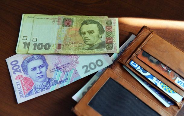 Востоку Украины задерживают зарплаты больше всех.