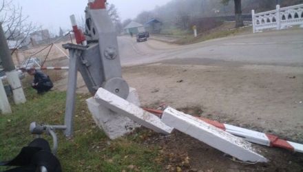 Un alt accident a avut loc 14 noiembrie, la trecerea de nivel cu calea ferată (km.5 al segmentului Revaca – Sângera)