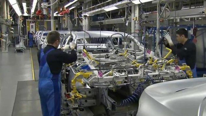 Pe fundalul negocierilor dintre Occident și Teheran, privind programul nuclear iranian, producătorii francezi de mașini vor să recucerească piața acestei țări, transmite rfi.rocitat de UNIMEDIA.