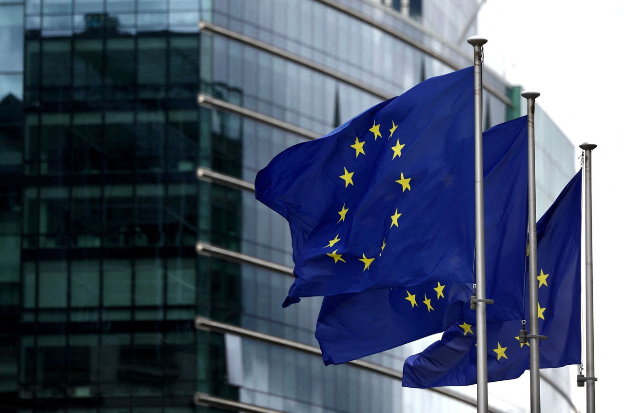 UE a făcut un pas spre simplificarea procedurilor de achiziții în domeniul securității și apărării.