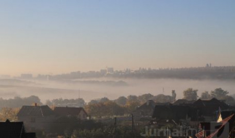 Meteorologii anunţă pentru a doua jumătate a săptămânii curente cer variabil. Izolat se va forma ceaţă, iar pe drumuri gheţuş.