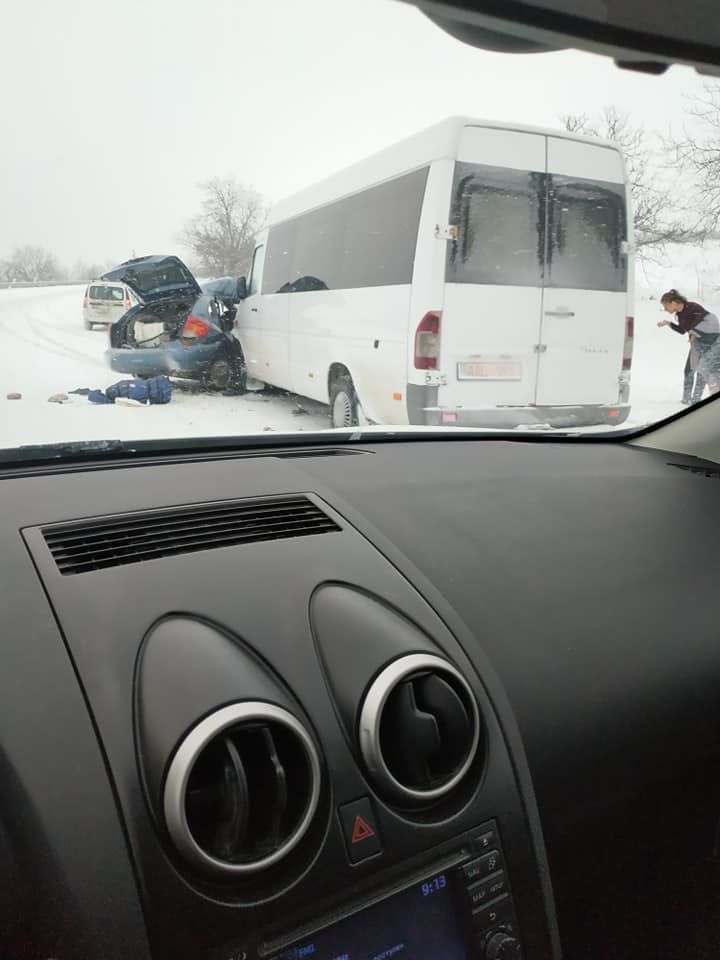 В утреннем ДТП на трассе Оргеев-Резина пострадали три человека.