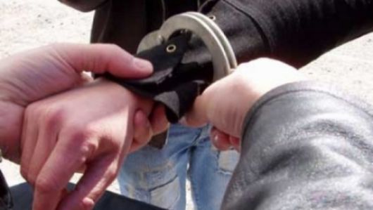 Pe marginea acestui caz a fost deschis un dosat penal, iar dacă vor fi găsiţi vinovaţi, cei trei tineri riscă închisoare pe un termen de la cinci până la şapte ani.
