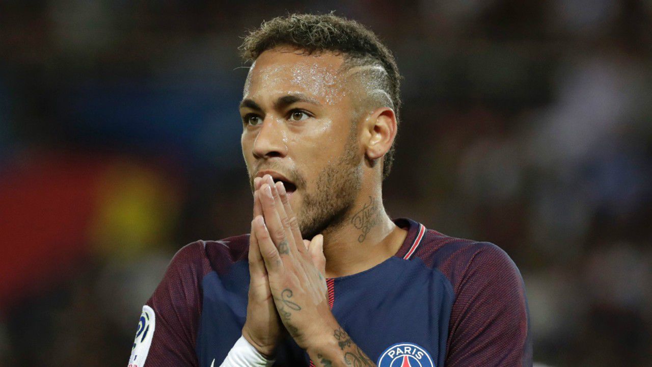 Starul brazilian Neymar a dat în judecată FC Barcelona.