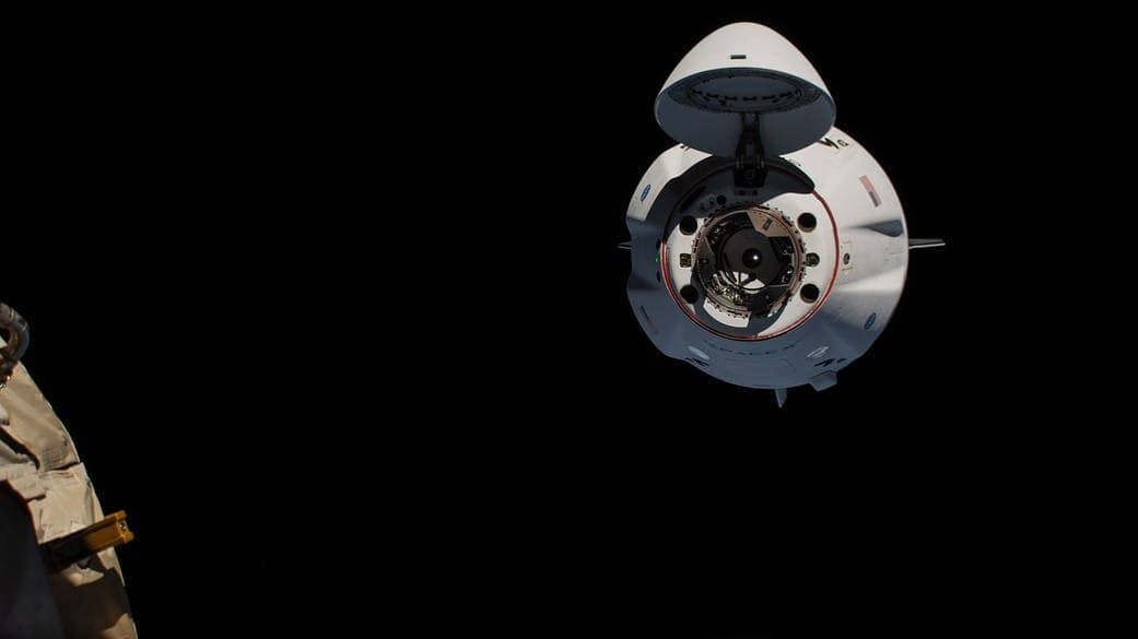 Запуск Crew Dragon к МКС опять перенесли из-за плохой погоды.