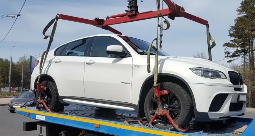 В НИОБ рассказали о процедуре эвакуации незаконно припаркованных авто.