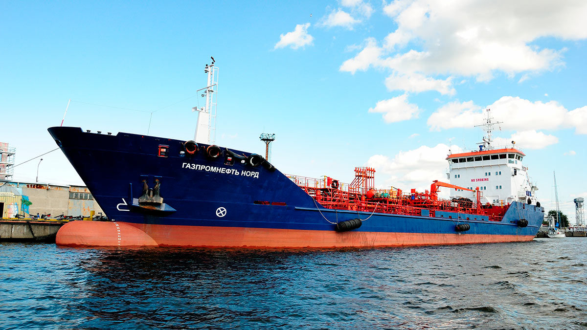 США призвали мировых трейдеров торговать нефтью из России.