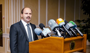 Валерий Лазэр принял решение отработать в качестве министра экономики до исчтечения срока его мандата. 