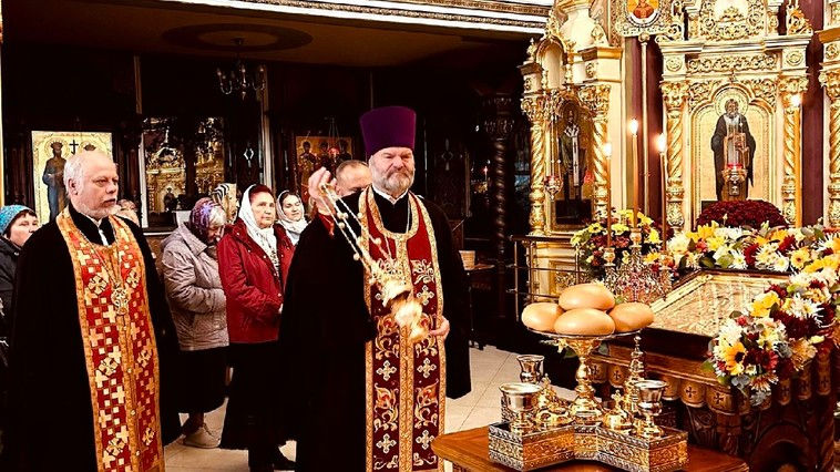 Группа священников просит присоединения Молдавской Митрополии к Румынскому Патриархату.