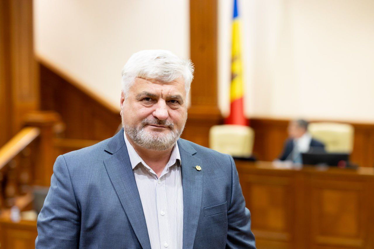 Fracțiunea PAS are un nou deputat în Parlament.