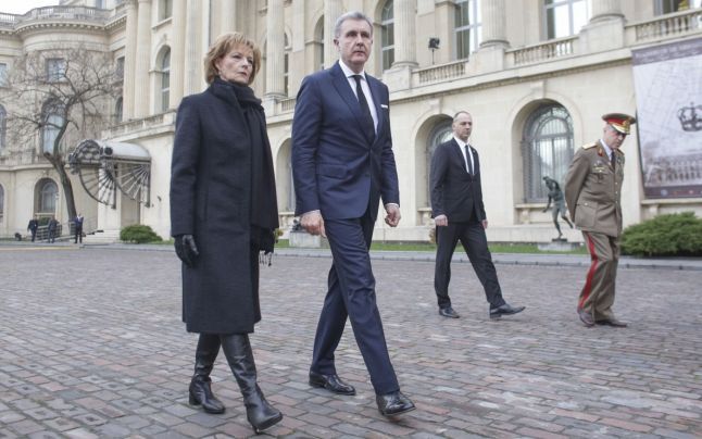 Căderea Guvernului Tudose a salvat Casa Regală.