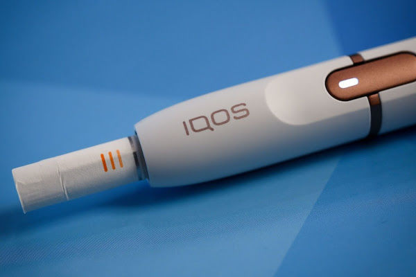 В отличии от сигарет, где есть процесс горения, IQOS нагревает табак. 