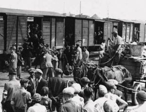 Постановление о строительстве сооружения в память о жертвах сталинских репрессий принял весной этого года Муниципальный совет Комрата по обращению городского Совета старейшин.