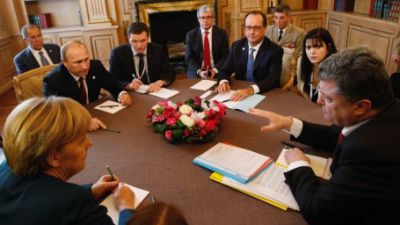 La masa negocierilor s-au aşezat Petro Poroşenko, Vladimir Putin, Angela Merkel şi Francois Hollande. Foto: publika.md