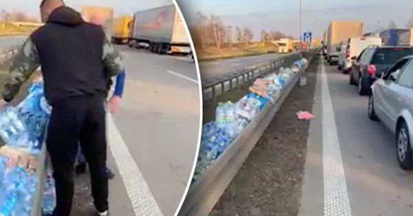 На границе Польши люди складывают продукты для тех, кто застрял в пути. Коллаж: Stiri.md