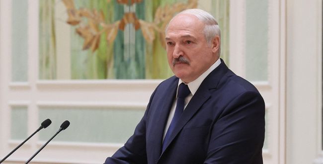 Лукашенко назвал церковь "основной скрепой" государства.
