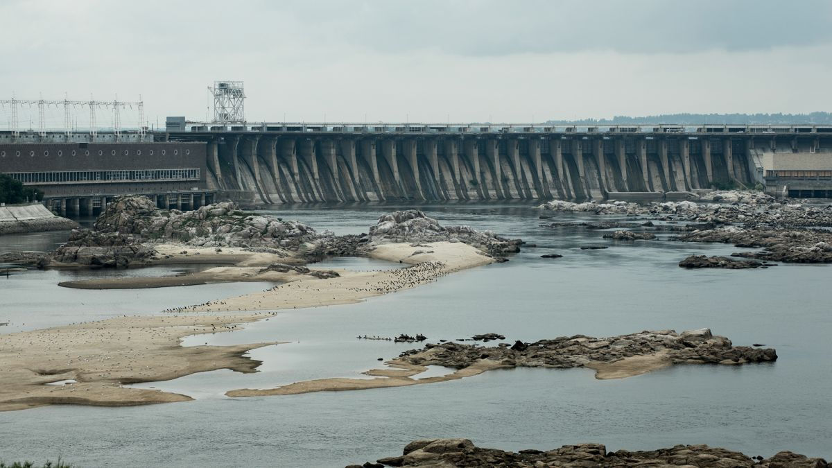 В водохранилище Каховской ГЭС начала возвращаться вода.
