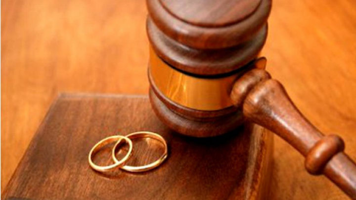 Căsătoria unui cuplu format dintr-un bărbat şi o femeie a fost anulată la Singapore după ce soţul şi-a schimbat sexul. 