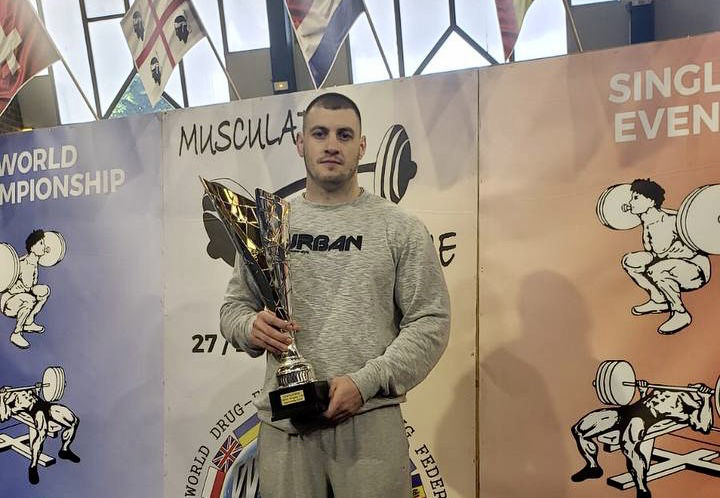 Приднестровский атлет Андрей Сенькив стал чемпионом мира по пауэрлифтингу.