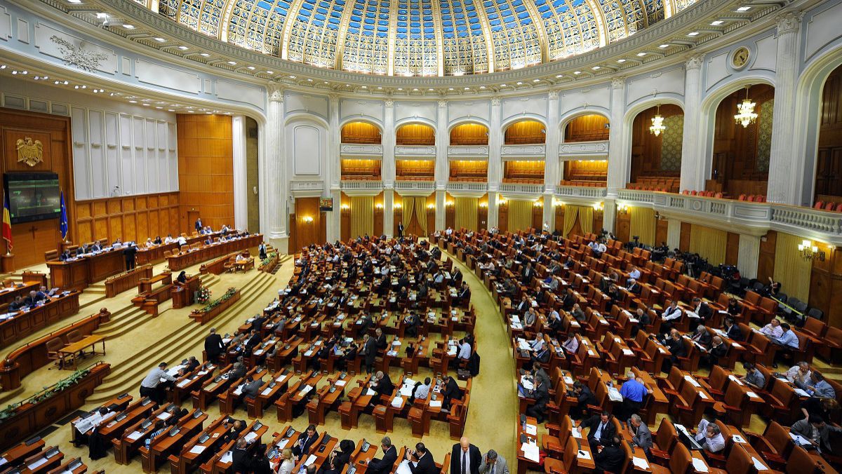 8 candidați basarabeni au fost inaintați de către cinci partide politice din România pentru funcțiile de deputați și senatori. Foto: gandul.info