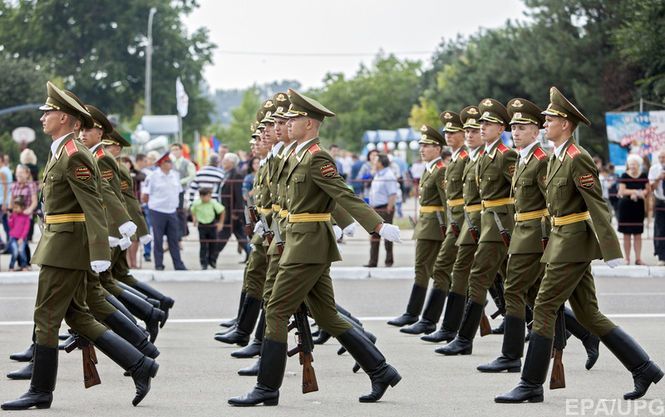 Несмотря на неоднократные протесты властей Молдовы, российские военные проводят также совместные учения с силовиками региона.