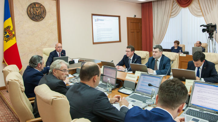 Organizarea odihnei de vară a copiilor şi adolescenţilor, în atenţia Guvernului. Foto: gov.md