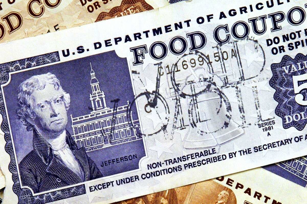 Власти Украины предлагают ввести продуктовые талоны.