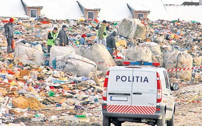 Cadavrul unui bărbat, găsit la o groapă de gunoi din Capitală. Foto simbol: adevarul.ro