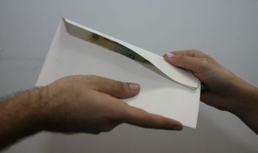 Şefa unei grădiniţe, reținută. A cerut mită pentru a înscrie un copil