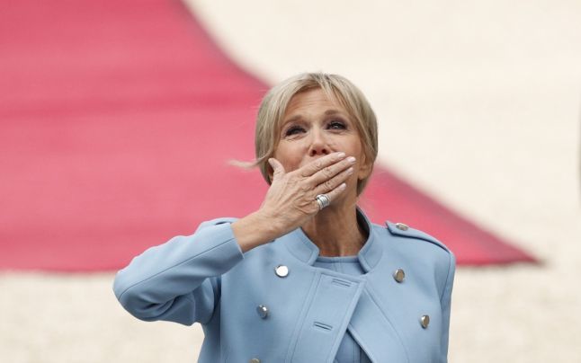 Ce intervenţii estetice are prima doamnă a Franţei. În 2022, faţa mea va fi o problemă. În 2022, faţa mea va fi o problemă. Foto: one.ro