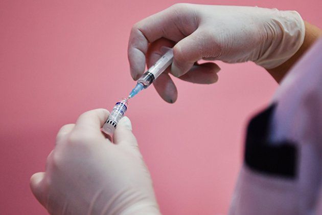BioNTech и Pfizer изучают новый штамм коронавируса.