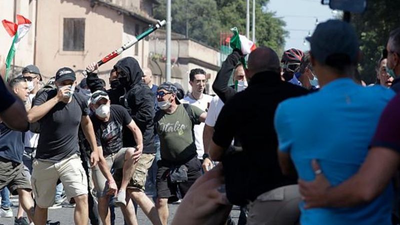 В Риме произошли столкновения ультраправых радикалов с полицией.