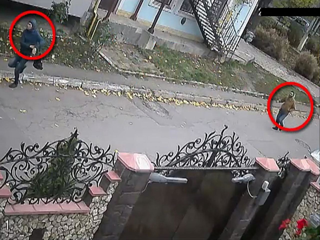 Un minor, fără telefon după o discutație cu doi hoți de buzunare