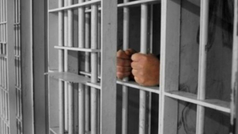 Au pătruns ilegal într-o clădire. Vor sta 5 ani după gratii